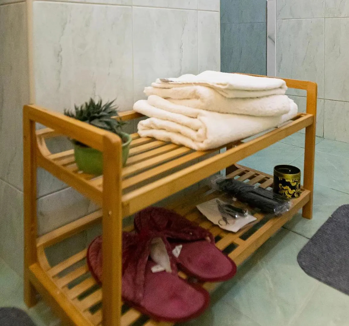 Lägenhet Comfy & Cute Space In City Center Tirana Albanien